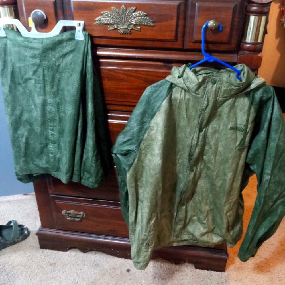 Rain suit